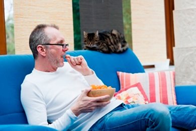 mansnackingb